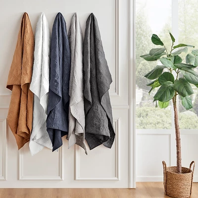 Linen Front/Cotton Back Quilted Throw - Levtex Home 3 Linen Front/Cotton Back Quilted Throw - Levtex Home - Image 3